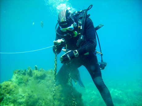 Diver found old chain - Zante Blue Reef